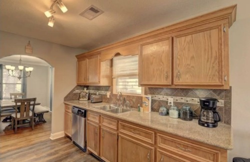 Galveston House | Galveston Getaway 4 blocks from the beach