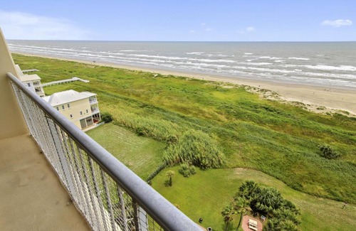 Galveston Apartment | Galvestonian 608-Beachfront Glam! Condo