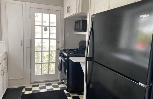 San Jacinto House | Galvez Oceanview Retreat Walk to Beach or Pleasure Pier