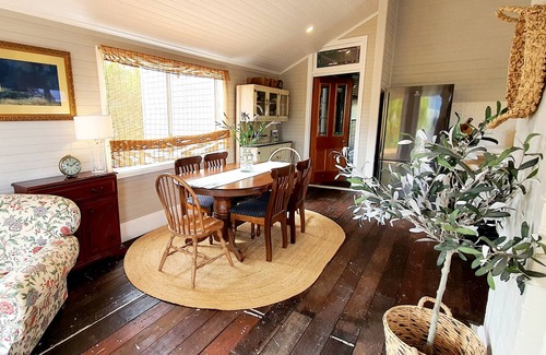 Gloucester House | Galway Homestead in Gloucester
