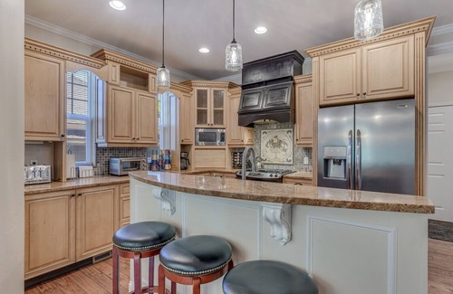 Glenwood Springs House | Game & Movie Rooms, Fire Pit, Family Friendly, A/C