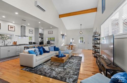 Fayetteville House | Game On Premiere Entertainment-Packed Getaway