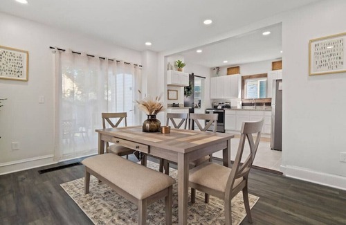 Detroit - Shoreway House | Game Room! 7 Min To Downtown CLE!