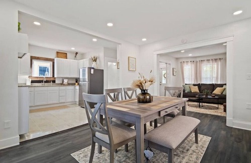 Detroit - Shoreway House | Game Room! 7 Min To Downtown CLE!