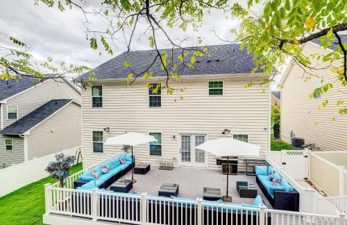 Washington House | Game Room and Gym Downtown DC Home!