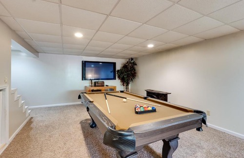Hallsville House | Game Room and On-Site Pond Laurelville Retreat!