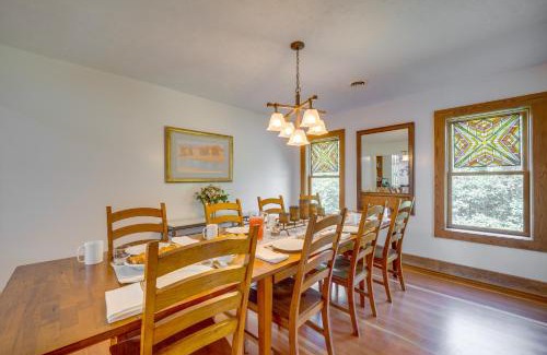 Bellaire House | Game Room and Yard Family-Friendly Bellaire Home!