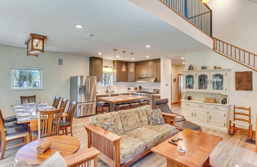 Lake Arrowhead Cottage | Game Room & Deck: Pet-friendly Lake Arrowhead Home