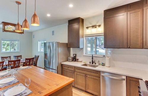 Lake Arrowhead Cottage | Game Room & Deck: Pet-friendly Lake Arrowhead Home