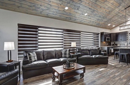 Deadwood House | Game room, fully paved roads, WiFi and luxury finishes