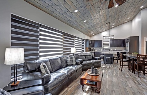 Deadwood House | Game room, fully paved roads, WiFi and luxury finishes