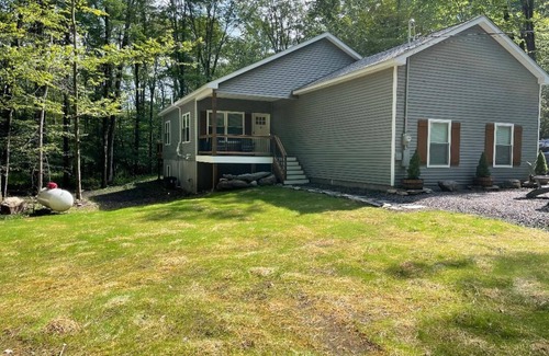 Gouldsboro House | Game Room-Indoor Winter/Outdoor Summer Pool-4 bd 3 ba