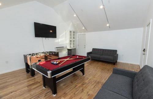 New Haven Villa | Game Room Near Yale