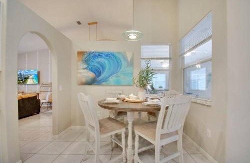 Palm Harbor House | Game room ,Saltwater ,pool Spa - Tropical Oasis!
