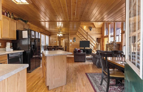 Sevierville Cabin | Game Room, Theater, Hot Tub & Resort Pool — Only 5 min to Dollywood!