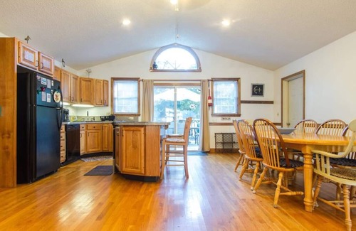 Northwest Harwich House | ⭐️Game Room, Wi-Fi, Bikes, Beach Supplies, Quiet Street, Central ACHeat