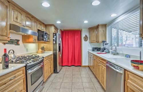 Pinetop-Lakeside House | Game Room, Yard, Deck & Fireplace: Lakeside Home