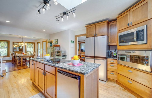 Bellaire House | Game Room & Yard: Family-Friendly Bellaire Home!