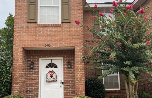 Auburn Condo | Gameday Condo 2 miles from Campus!