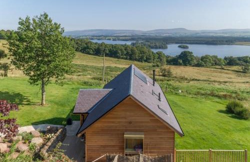 Port of Menteith House | Gamekeeper's Lodge- a cottage with a spectacular view