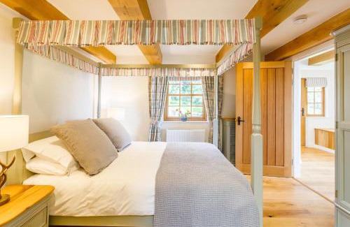 Port of Menteith House | Gamekeeper's Lodge- a cottage with a spectacular view