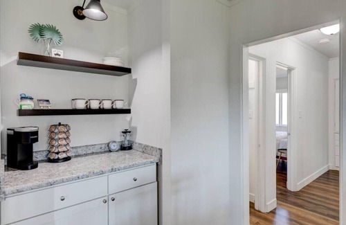 Des Moines Apartment | GameRoom/2BD/Centrally Located/Fast WiFi
