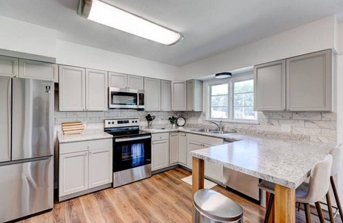 Windsor Heights House | GameRoom/2BD/Fast Wi-Fi