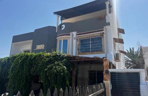 Raoued plage House | Gammarth Blue Rooftop, Pieds dans l'eau, Terrasse panoramique face à la mer