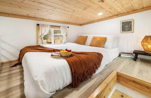 Lake City House | Ganesh Tiny Home at Ichetucknee Springs