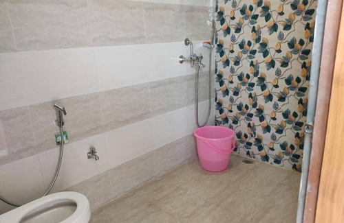 Varanasi Hotel | Ganga Vatika Banquets & Guest House