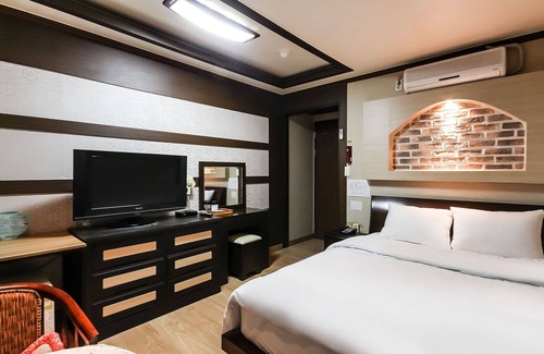 Gangjin Hotel | Gangjin Soo