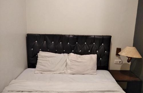 Surabaya Hotel | Gangnam Style Residence Mitra RedDoorz near MERR Surabaya