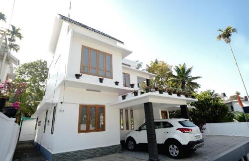 Pirmed House | Ganjes Premium Villa Thekkady