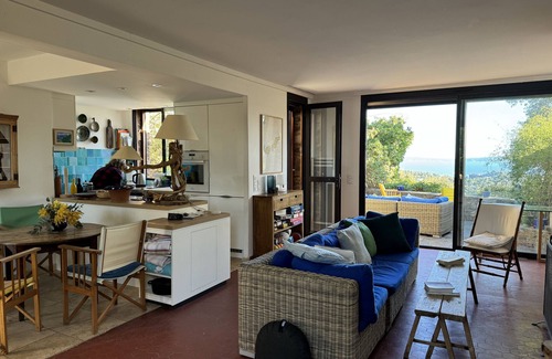 Cap Benat House | GAOU BENAT PRIVATE ESTATE, BEAUTIFUL HOUSE FACING THE SEA, POOL, ABSOLUTE CALM.