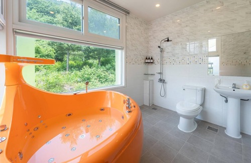 Oeseo House | Gapyeong Chagall Spa Pension