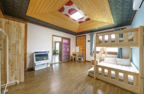 Deokhyeon House | Gapyeong Kkomangse Pension