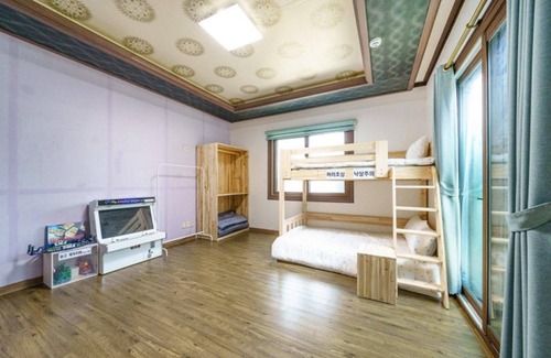 Deokhyeon House | Gapyeong Kkomangse Pension