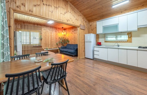 Deokhyeon House | Gapyeong Noksu Valley Pet Group Pension
