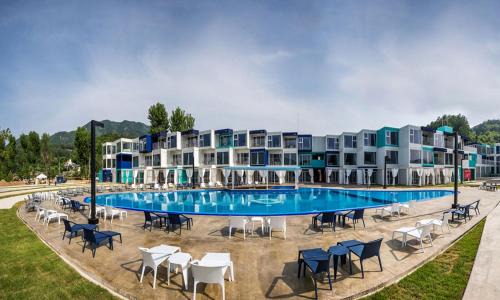 Seorak Hotel | Gapyeong Parotia Waterhouse