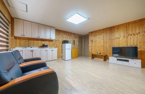Seorak House | Gapyeong Yumyeong Mountain Pension