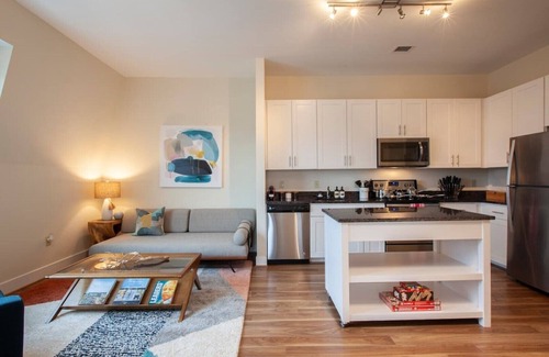 Old Town North Apartment | Garage Parking - A Cozy and Stylish Suite Xcape