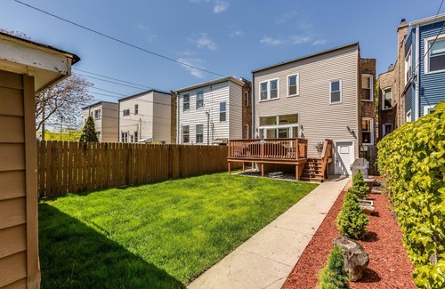 Logan Square Apartment | Garage Parking! Walk to Logan Square Station Plus Great Local Restaurants and Bars by AllSet Turnover