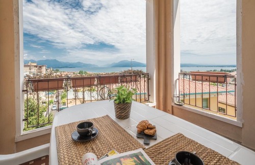 Desenzano del Garda Apartment | Gardappartamenti Cavour Lake View