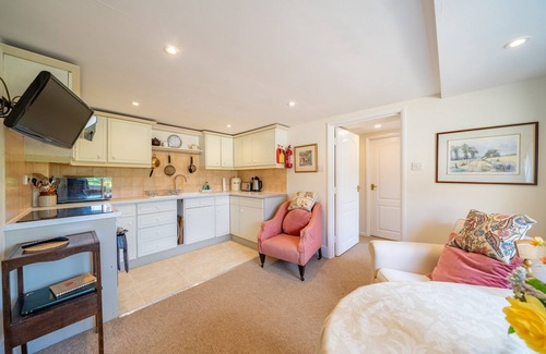 Manton Apartment | Garden Apartment 1 Bedroom Self Contained Apartment close to Rutland Water