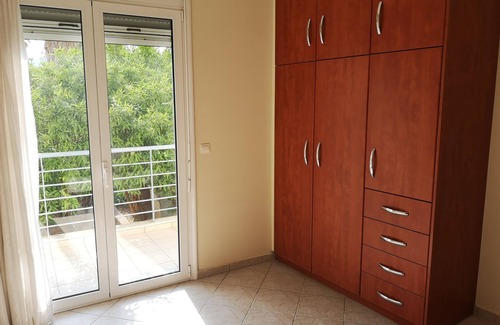 Kontsika Apartment | Garden apartment 20m from the sea