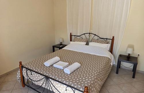 Itea Apartment | Garden apartment 20m from the sea