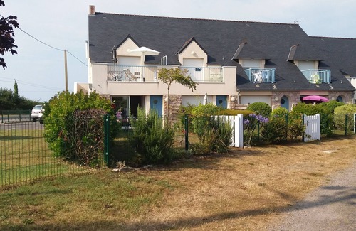 Erquy Condo | Garden apartment 500 m from Saint Michel beach