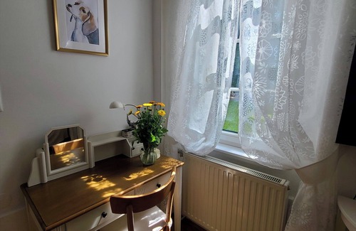 Penzing Apartment | Garden apartment in traditional Viennese villa near downtown subwayn