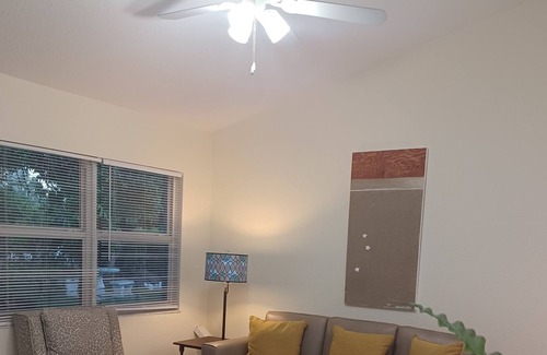 Santa Barbara Estates Apartment | Garden Apartment; Walk To Pompano's Public Beach!