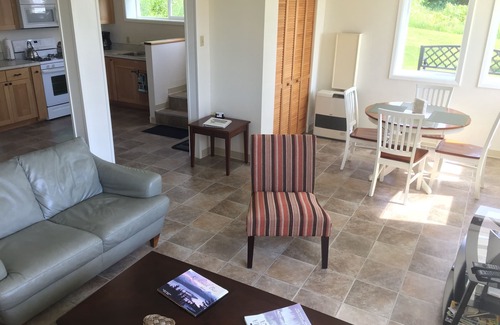 Homer Apartment | Garden ApartmentnClose to town w/privacy and sweet Bay views!